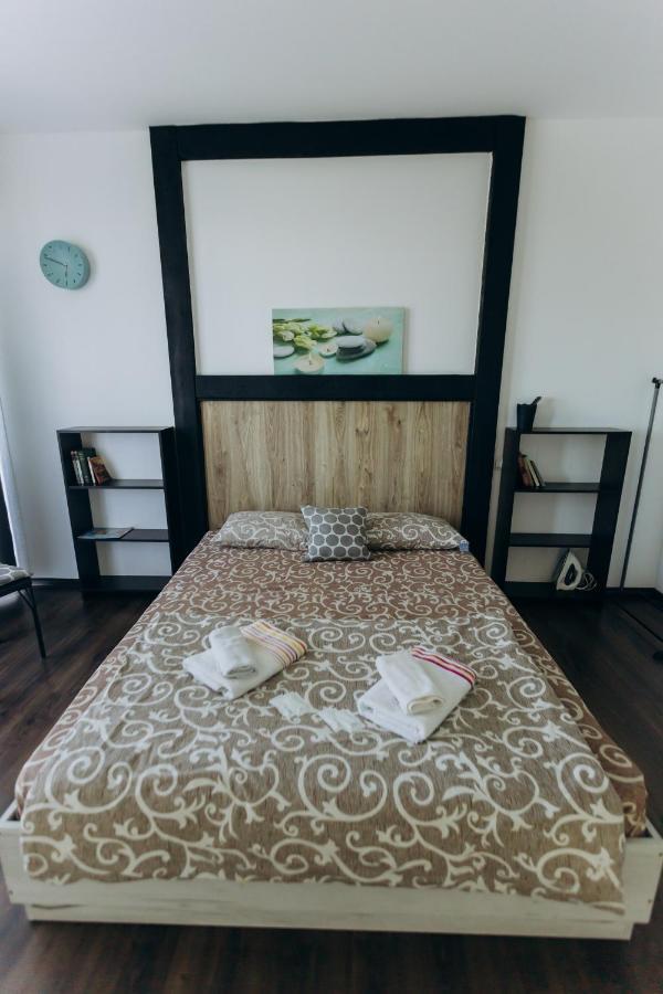 Apartments Біля Жд Вокзалу Ivano-Frankivsk Buitenkant foto